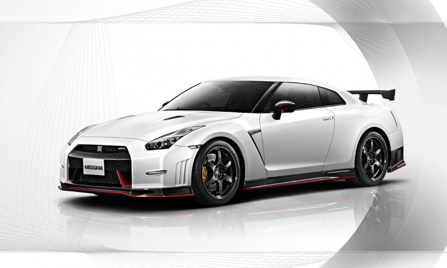  Nissan GT-R Nismo 2015 года  (фото 3 из 14)